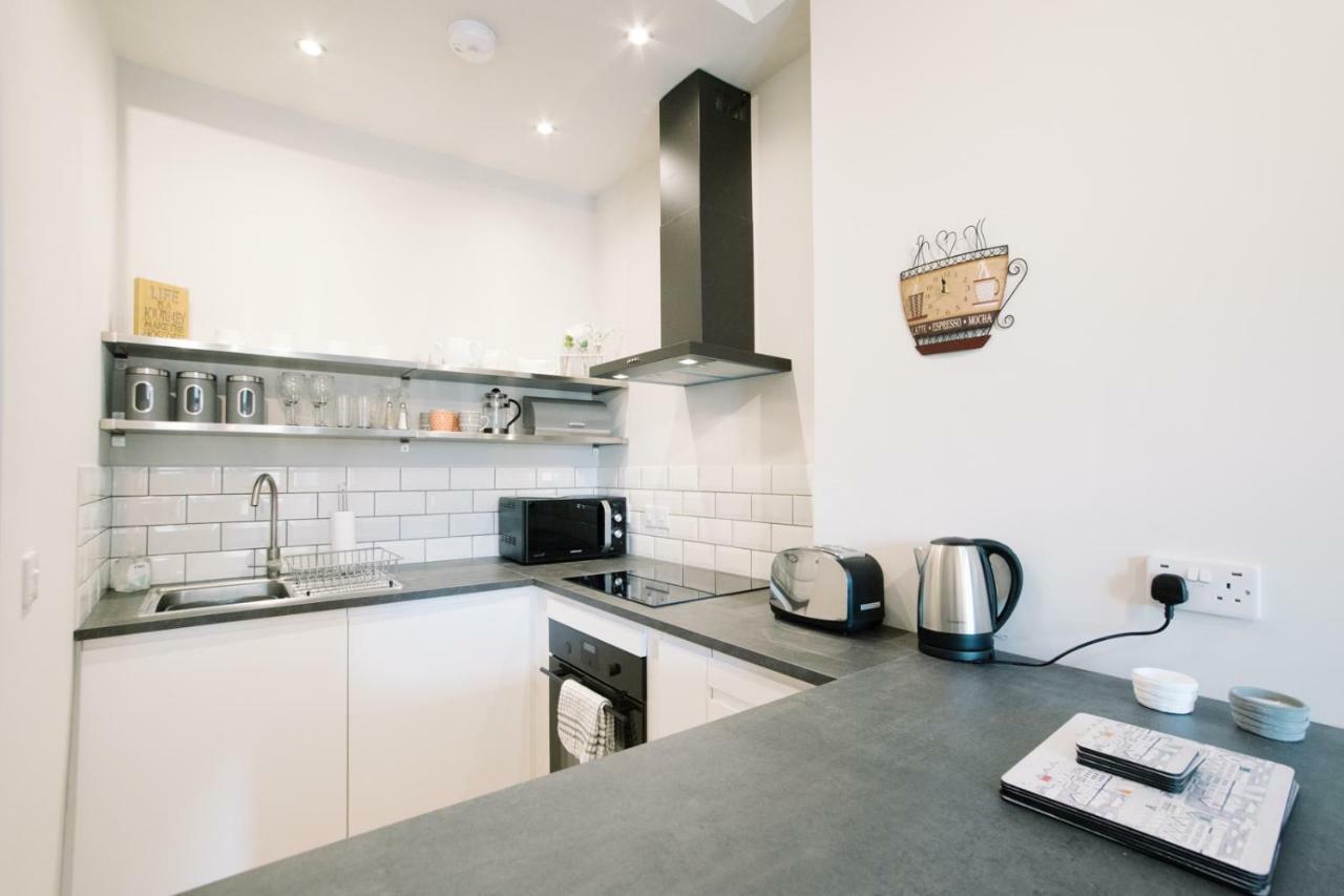 Beautiful City Centre Apartment - Holyrood Park EDI Buitenkant foto